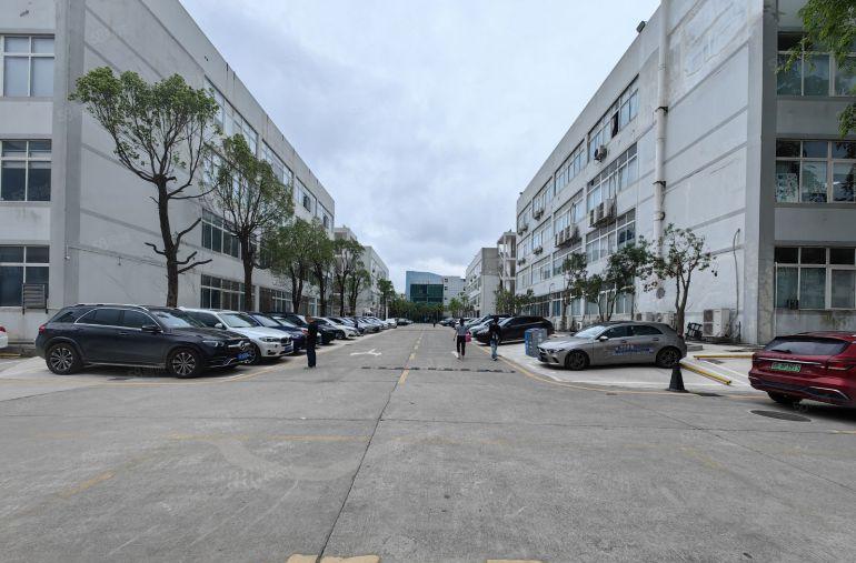 20元租龙岗宝龙地铁口原房东大型科技园红本厂房仓库低价出租