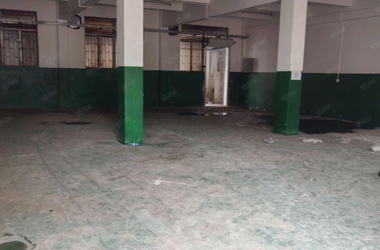 特价出租平湖丹平快速边上一楼320平米厂房仓库出租水电齐全。