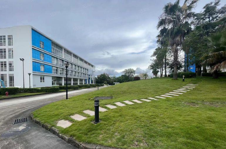 原房东宝龙地铁站边新出楼上500平带精装修办公室仓库厂房出租