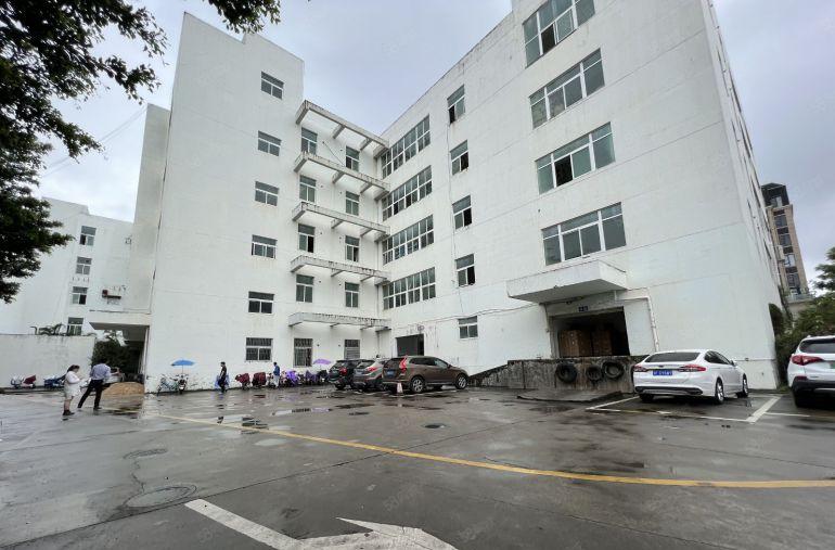 平湖华南城附近电商仓库1500平带现成精装修出租