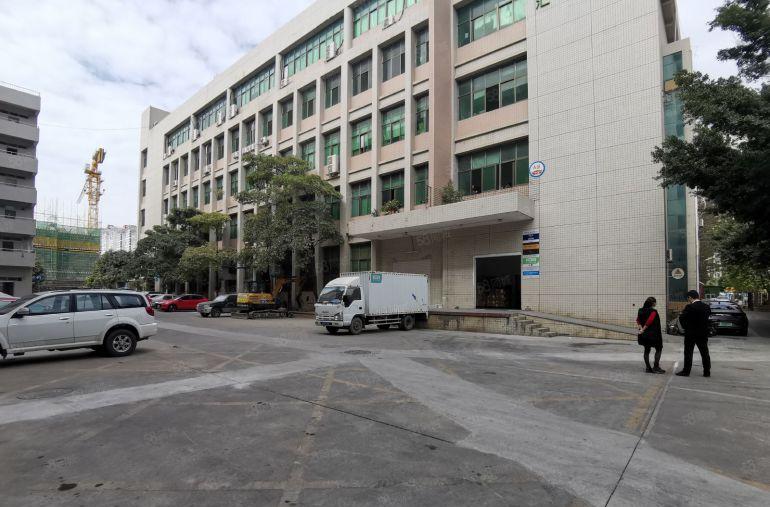 龙岗南联楼上1200平厂房出租报价20元送简单装修