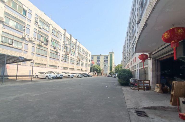 平湖埔城坳高速出口新出红本独院12800平厂房出租