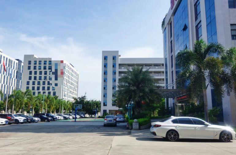 一房东龙岗中心城楼上2000平带装修无尘车间厂房仓库低价出租