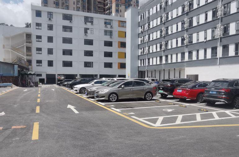 坂田，1500平，可分租，吉华街道，村委，主干道旁，厂房出租