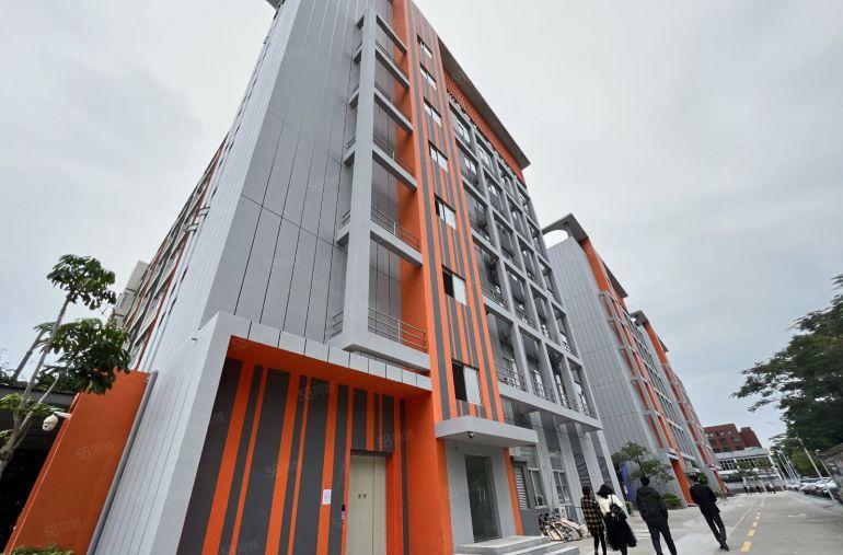 低价出深圳龙岗宝龙高新科技园整层厂房3000平方出租含税价