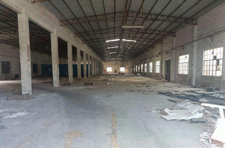 龙岗坪地钢构实际面积6000平报价14空地3000平可分租