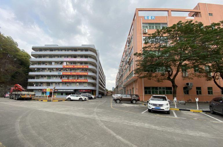 无公摊带红本坂田原房东工业区 新出2000平精装仓库厂房出租