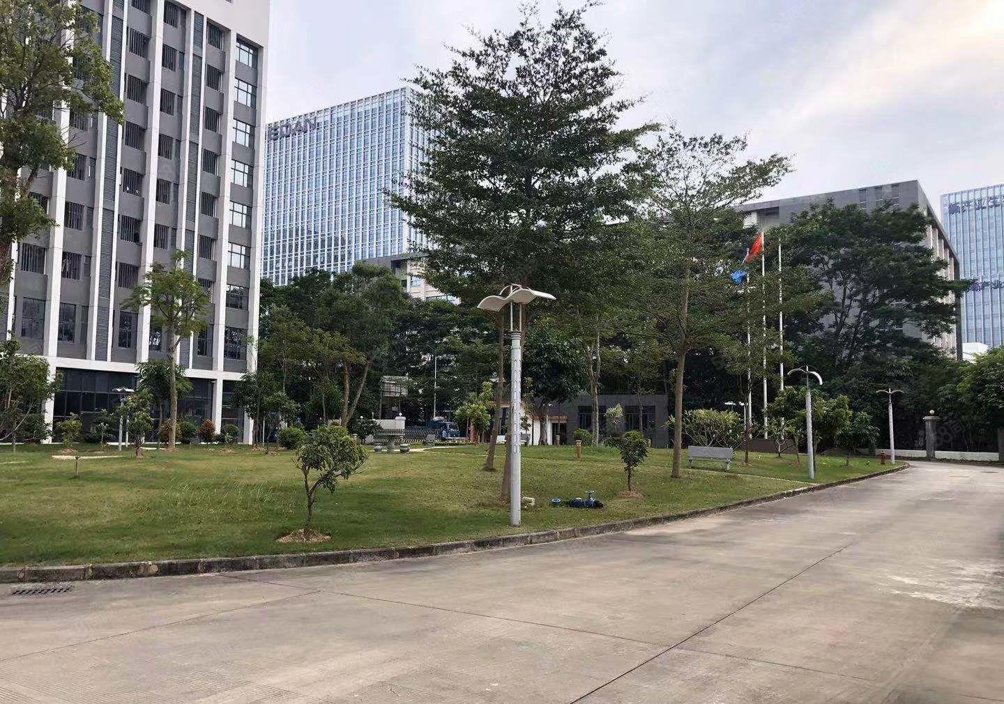 嶂背市场边原房东工业园新空出2楼1000平方带精装修厂房出租