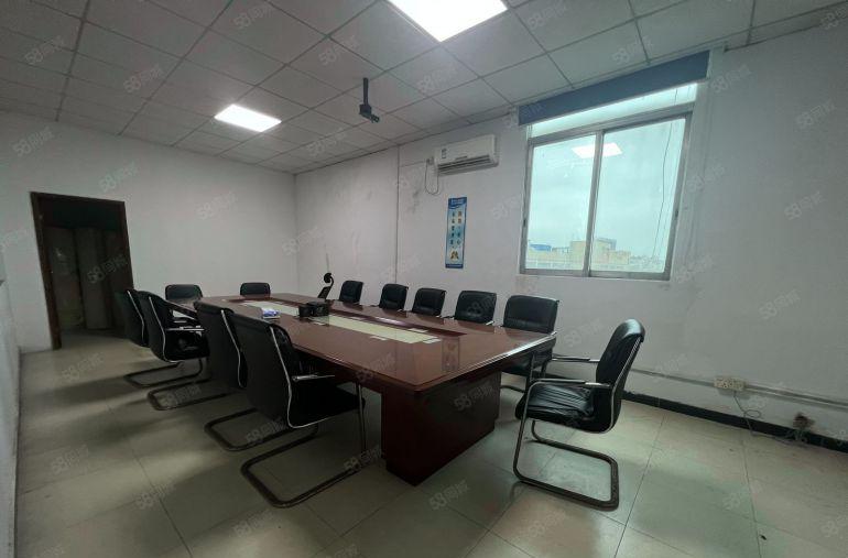 横岗坳背地铁口1000平精装修办公仓库厂房低价出租大小可分租