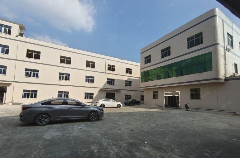 龙岗宝龙村委独门独院5000平厂房出租主干道边，形象好，可分