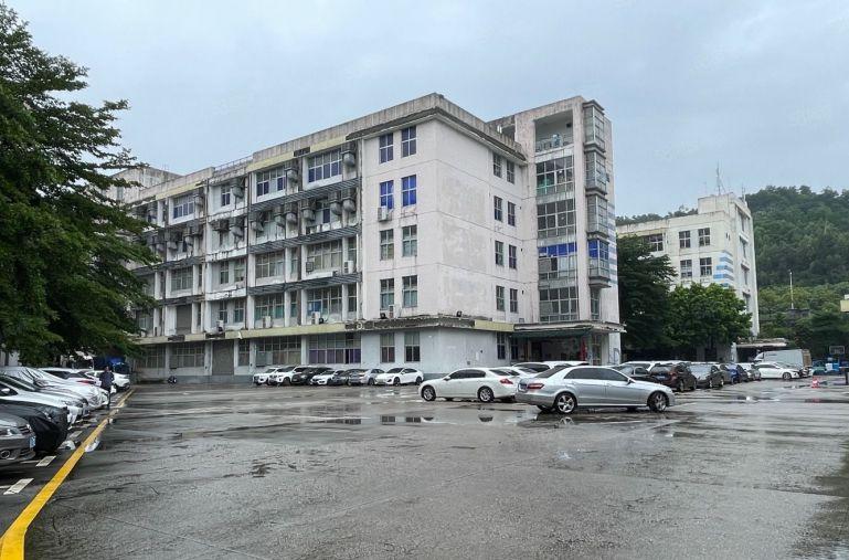 房东直租！横岗永湖地铁附近二楼三楼各2200平红本厂房出租