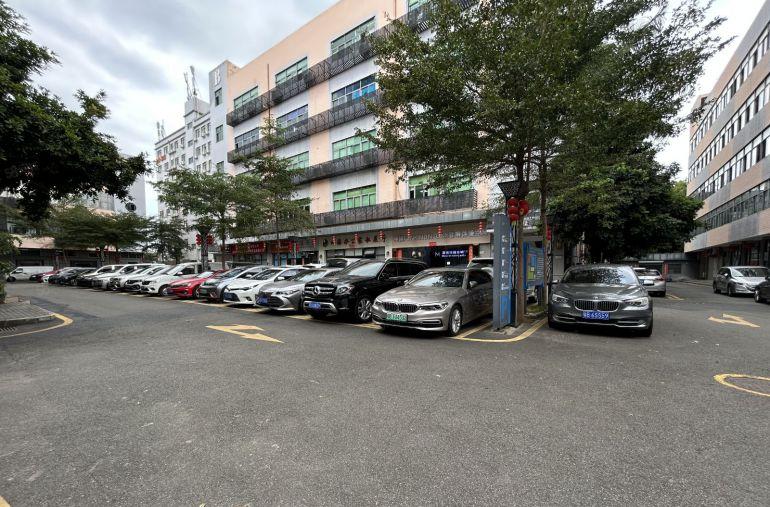 龙岗坂田杨美地铁口电商园楼上300平带3间办公室厂房出租