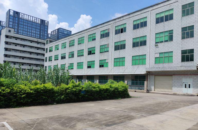 深圳平湖地铁口原房东一楼1200平花园式厂房出租带地坪漆免佣