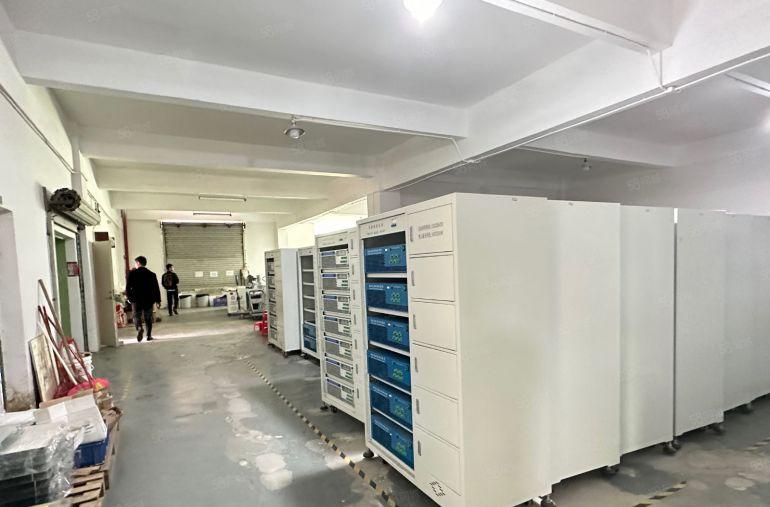 龙岗爱联地铁站旁1500平原房东现成精装修红本厂房出租分租