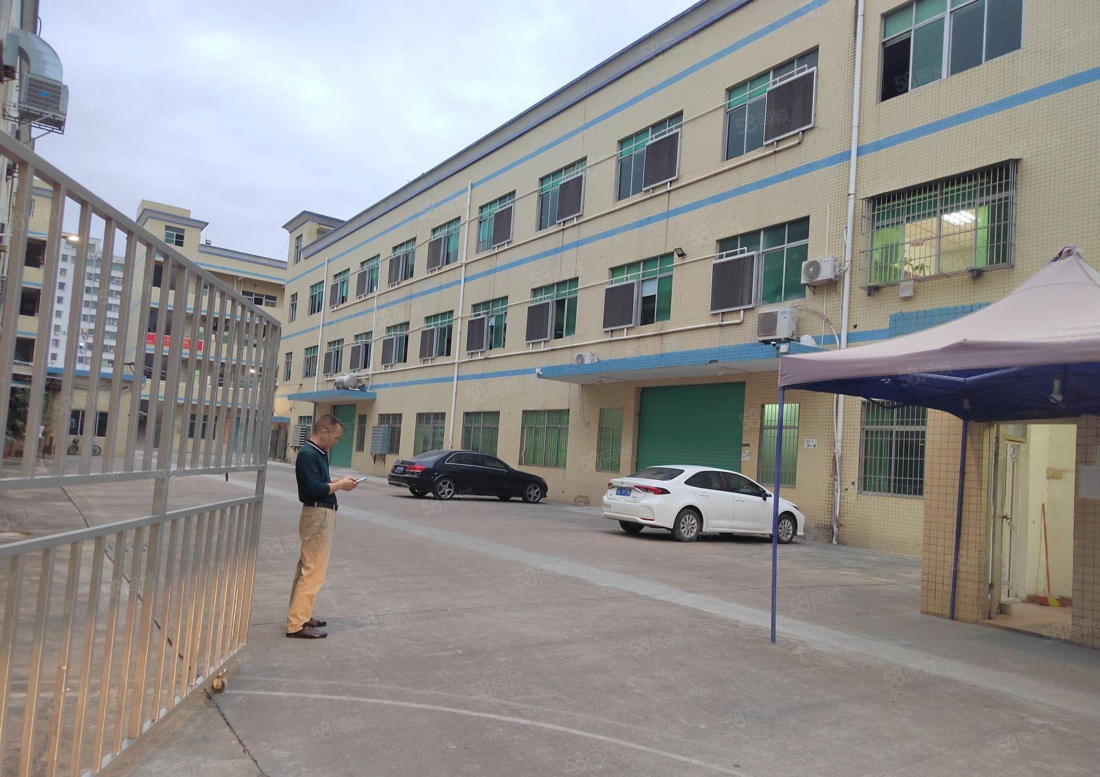 龙岗中心城原房东楼上1300平精装修厂房出租实际面积空地大