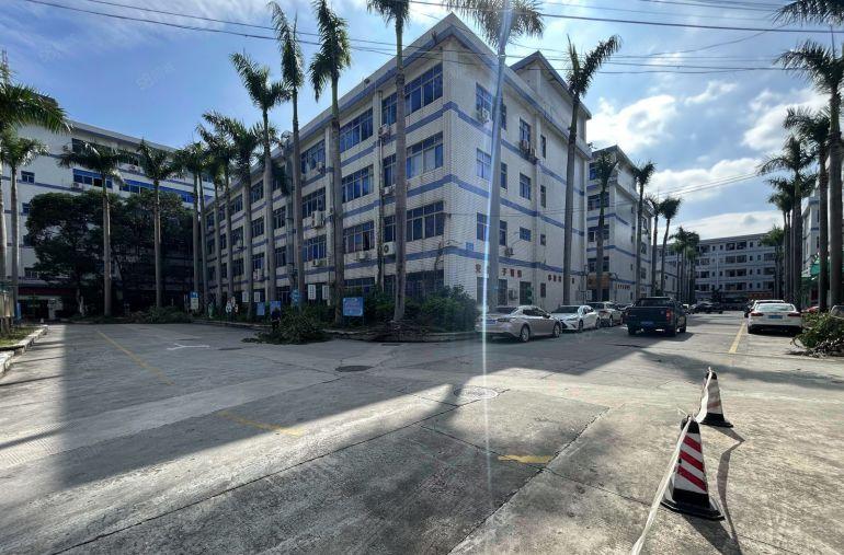 龙岗中心城原房东工业园楼上500平带装修办公室厂房出租