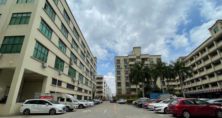 龙岗宝龙工业园低价2000平方可分租500平方起仓库厂房出租