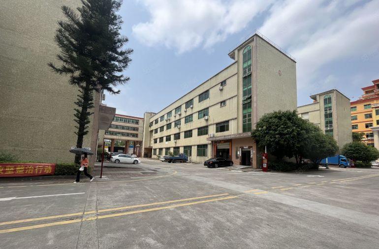 可分租，新生地铁口楼上1000平精装修带地坪漆办公室厂房出租