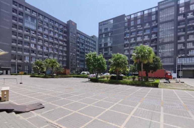 杨美地铁口边楼上整层面积2000精装修办公室仓库厂房低价出租