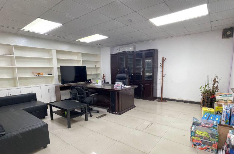 坂田地铁站旁高新园区红本厂房880平带精装修出租