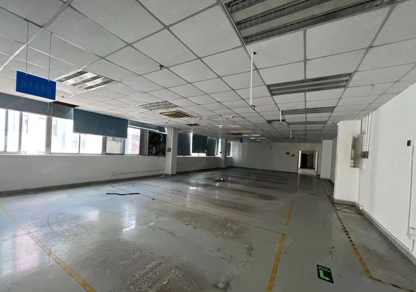 坂田地铁站带装修整层1780平厂房仓库出租双电梯实用8.5成