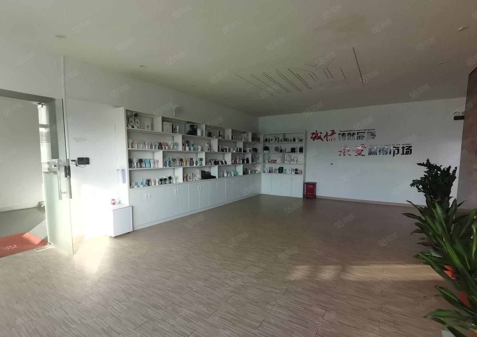 龙岗中心城南联工业园新出一楼二楼带装修1580平厂房出租分租