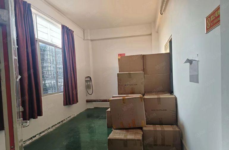 塘坑地铁站附近新出楼上1000平厂房，带装修