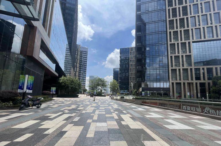 可分租龙岗宝龙地铁口写字楼180平精装修带家私办公室厂房出租