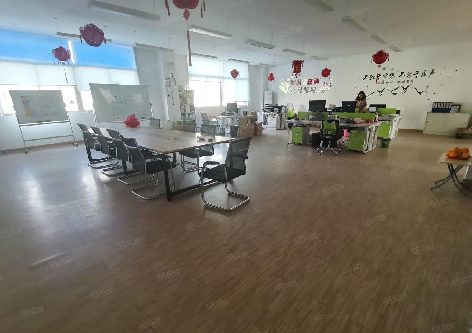 龙岗中心城南联工业园新出一楼二楼带装修1580平厂房出租分租