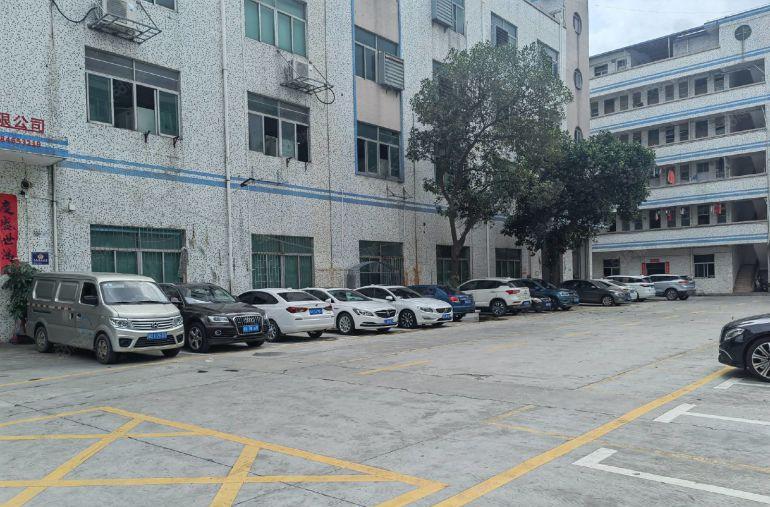 平湖独院新出一二楼3000平方厂房仓库出租可分交通好可办环评