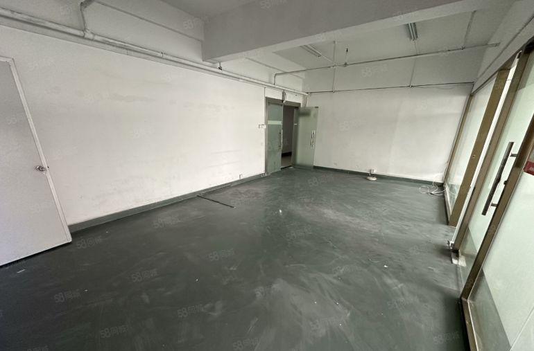 龙岗平湖楼上1000平厂房仓库出租精装修价格美丽停车位充足