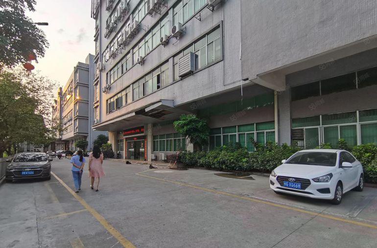 平湖辅城坳工业区原房东5000平厂房出租可办环评大小面积可分