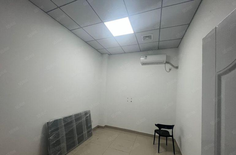 横岗六约地铁口一楼招租800平方主干道路边上