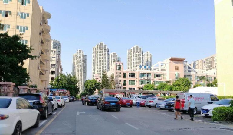 房东直租一楼厂房208平送30平阁楼龙岗中心城丨志达工业园