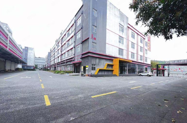 龙岗低价红本厂房招租1楼6米高