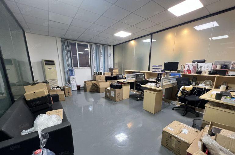 平湖辅城坳原房东实际面积厂房1200平方出租电子电商拎包入住