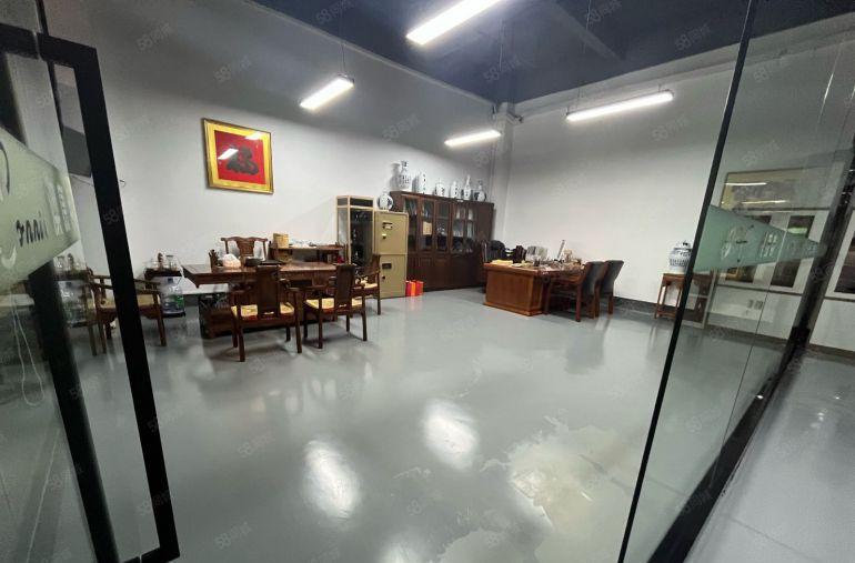 横岗六约地铁口出租1000平方带装修，可分500平方，好招工