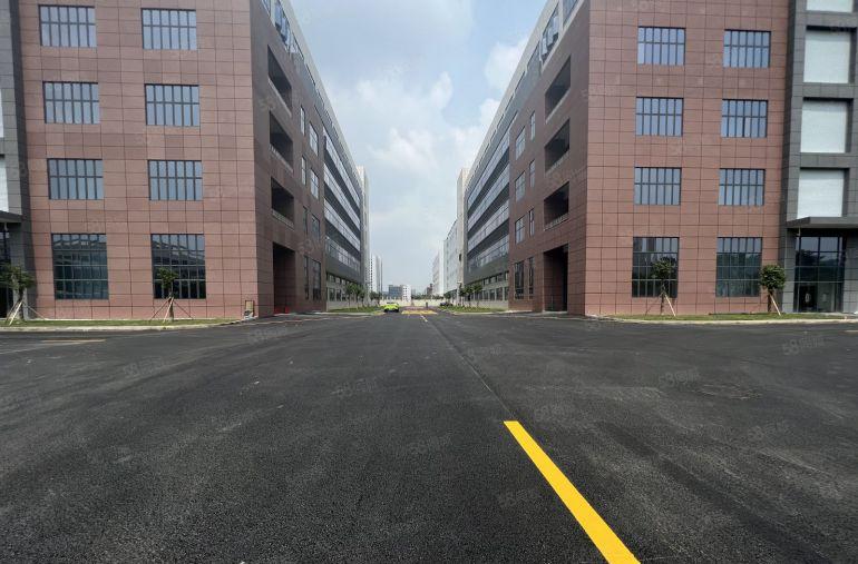 龙岗红本独院分租一楼厂房2650平方仓库出租空地大带卸货平台