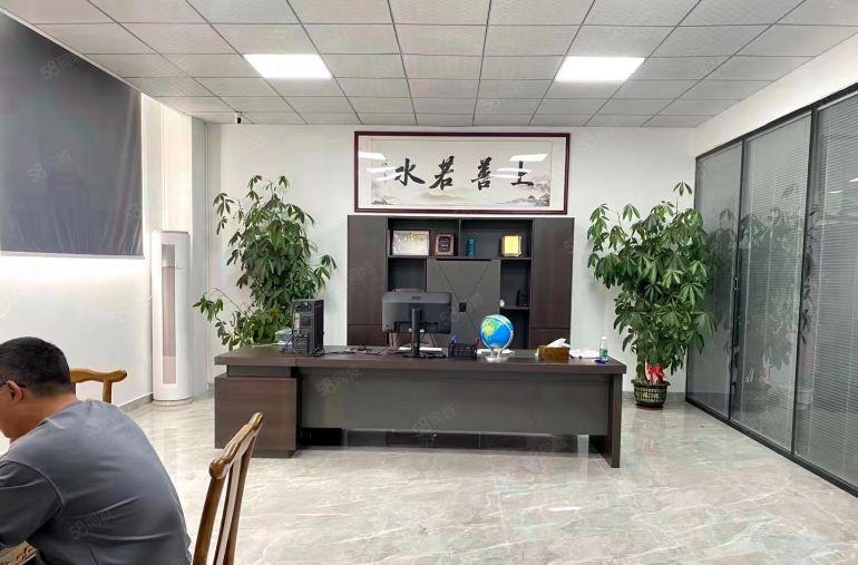 南联地铁站附近电商园楼上200平方精装修办公室仓库大小可分租