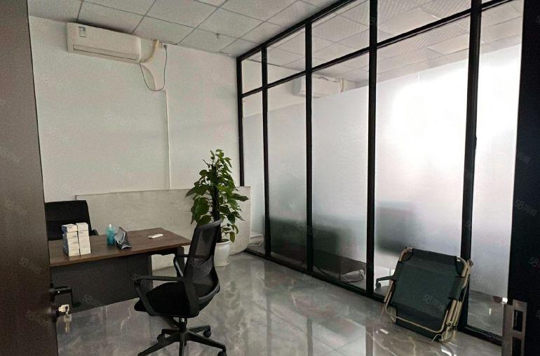 坂田华为地铁口 精装修 带办公用品 整层可分租 原房东直租