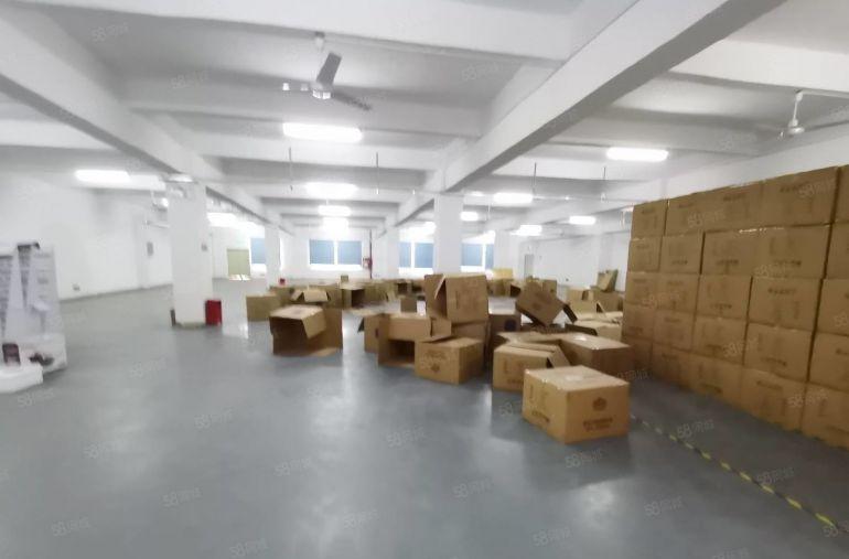 20元起租龙岗南联工业区新出一楼二楼2150平厂房出租可分租