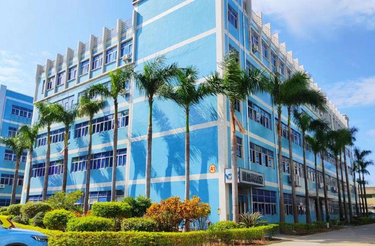 宝龙地铁口旁楼上3200平米带装修办公室仓库厂房出租