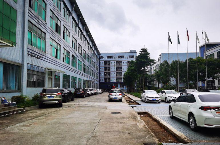 横岗永湖地铁口红本独院厂房2985平方低价出租主干道旁易招工