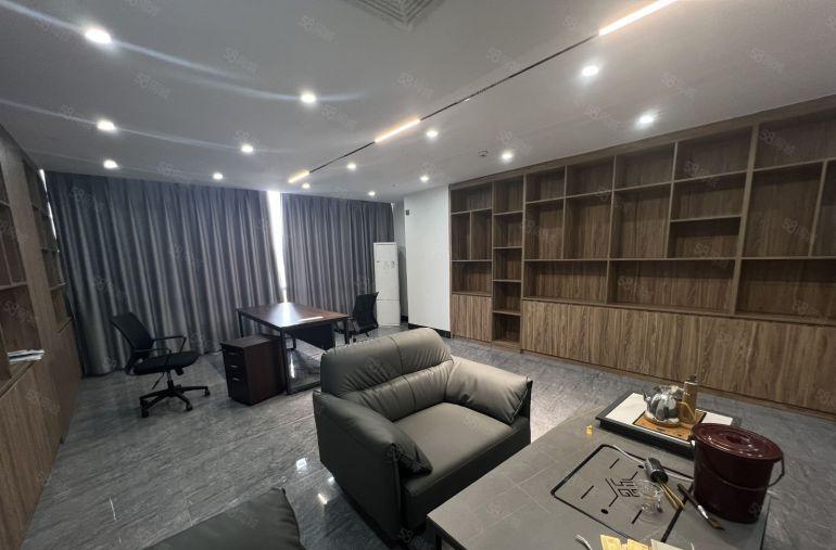 平湖华南城原房东楼上厂房1260平方电商仓库出租带装修水电齐