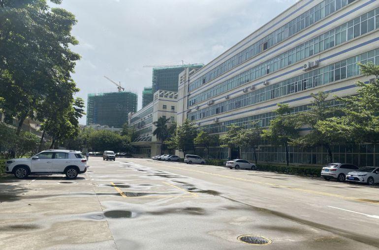 坂田吉华路新出1000平厂房仓库出租可分租可办环评