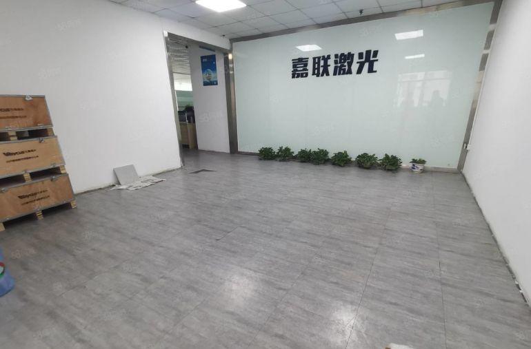 龙岗南联原房东工业园新出楼上1980平带装修厂房出租可分租