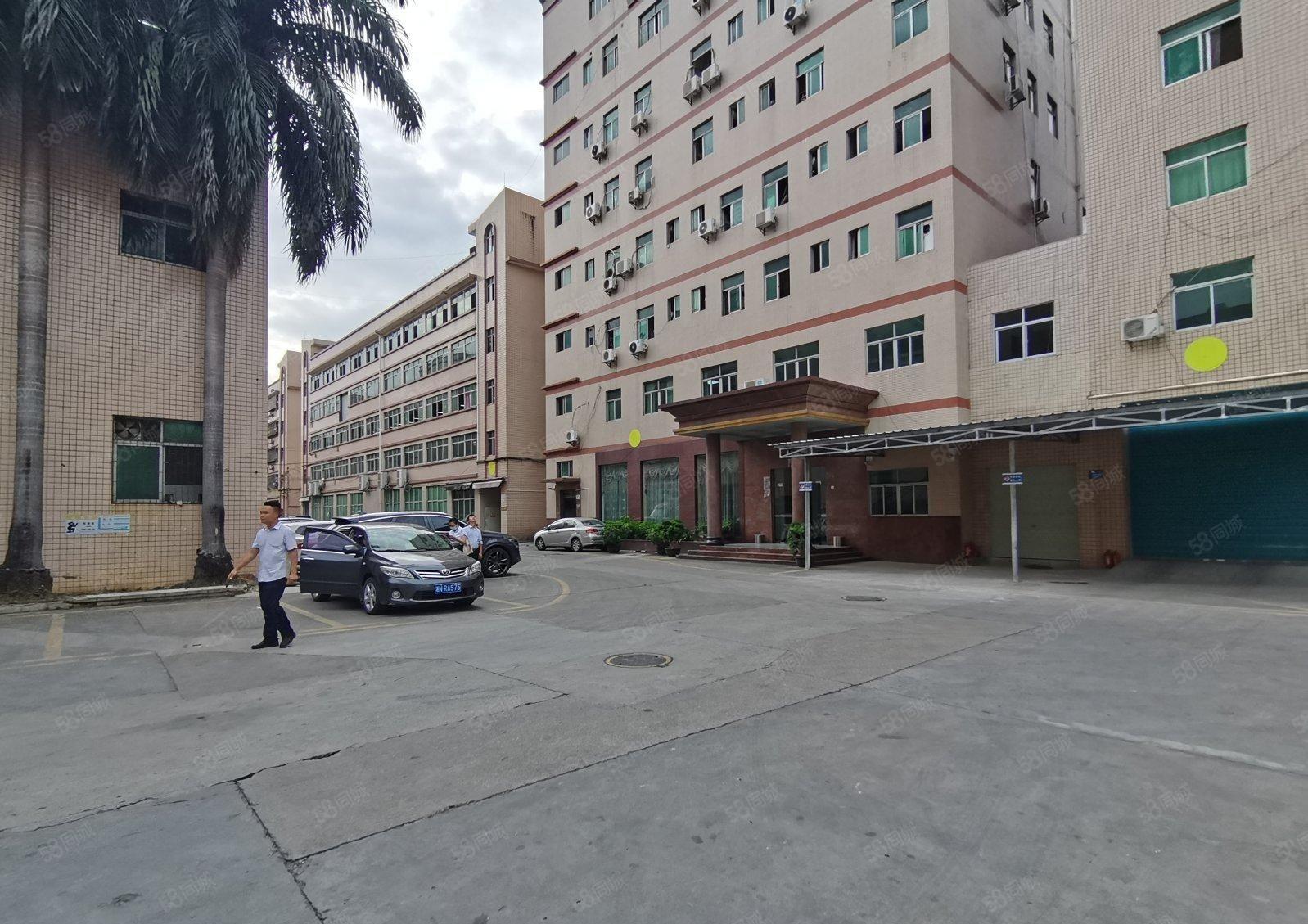 原房东平湖高速口辅城坳1楼3楼各1200平厂房仓库出租可环评