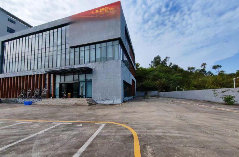 独门独院研发办公楼2300平精装修，办公室仓库厂房出租