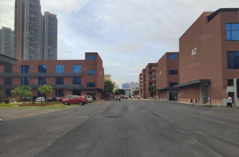 龙岗中心城新生万达广场旁边精装修办公室加仓库楼上500平米