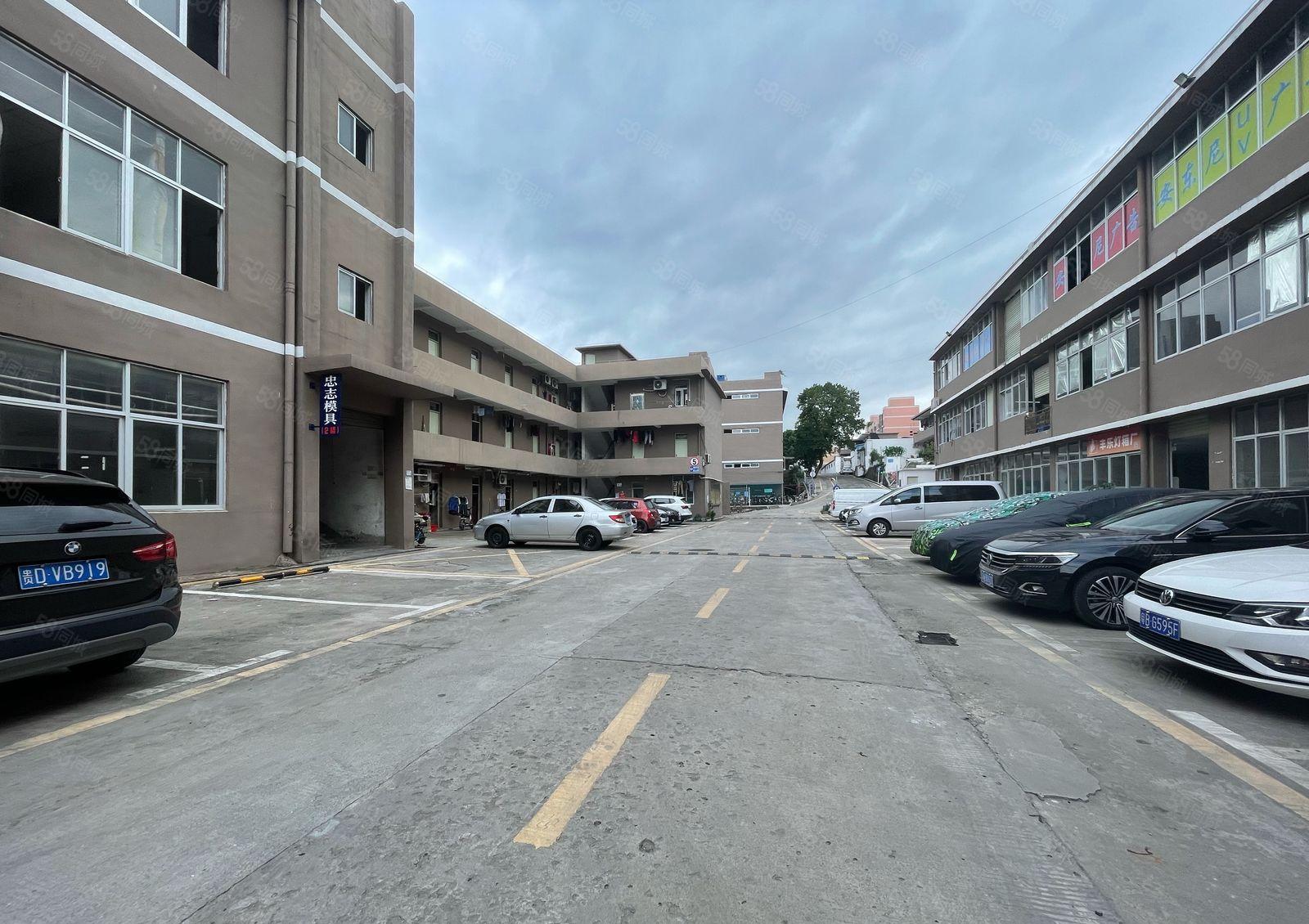 (平湖辅城坳独院厂房出租)一楼750平厂房大小分租